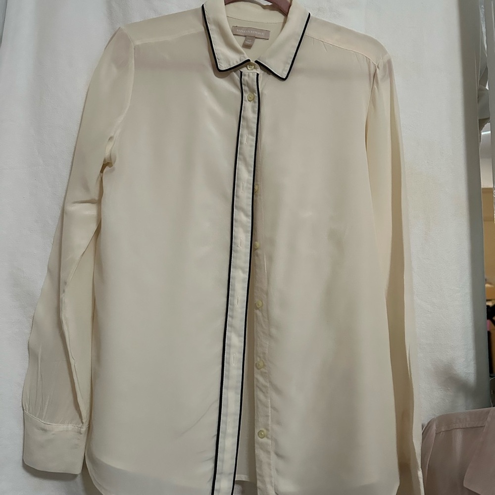 Banana Republic Cream silk Blouse with Black Trim